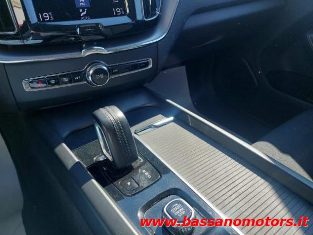VOLVO XC60 B4 (d) AWD Geartronic Momentum Pro PROMO ESTATE rif. 23313361 - Foto 8