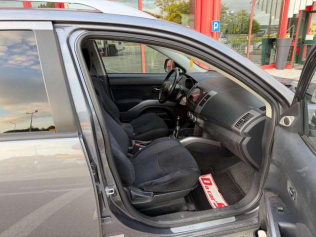 Mitsubishi Outlander 2.0 di-d Instyle dpf, 7 POSTI! - Foto 9