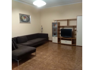 Stanza in appartamento in villa