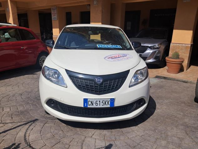 Lancia Ypsilon 1.0 FireFly 5 porte S&S Hybrid Silver