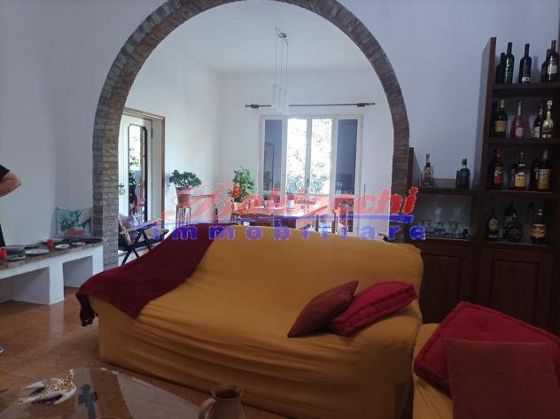 CALCINELLI - POSIZIONE PANORAMICA - VILLA SINGOLA CON GIARDINO - Foto 8