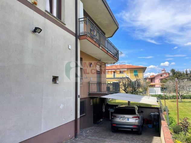 Vicino al Centro di Sarzana Villa trifamigliare con fondi commerciali e giardino - Foto 4