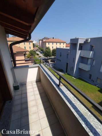 Biassono trilocale su due livelli ben arredato, box singolo - Foto 5