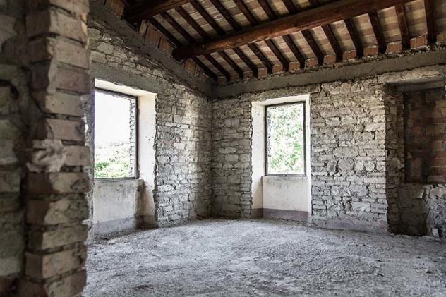 Casale in vendita a Fossombrone