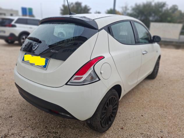 Lancia Ypsilon 1.0 FireFly 5 porte S&S Hybrid Gold - Foto 8