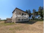 SPLENDIDO CASALE CON CARATTERE PRETTAMENTE COLONICO IN POSIZIONE PRESTIGIOSA