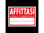 Negozio con area esterna privata