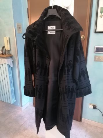 Cappotto nero Moschino