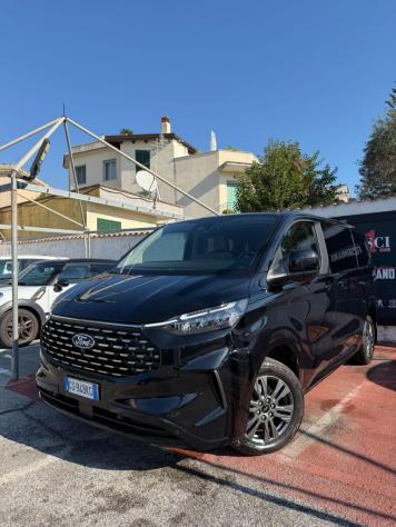 FORD TOURNEO CUSTOM TITANIUM