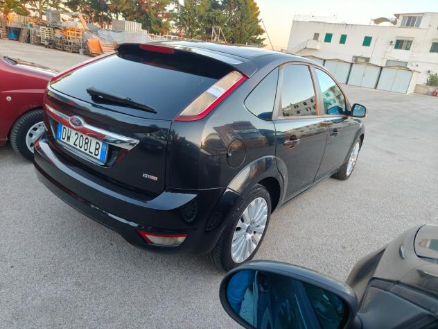 Ford Focus 1.6 TDCi 5p Titanium - Foto 6
