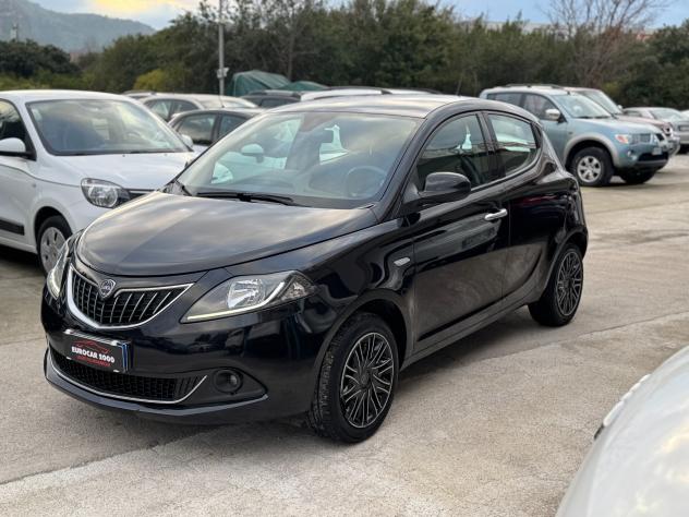 Lancia Ypsilon 1.0 FireFly 5 porte S&S Hybrid Silver - Foto 3