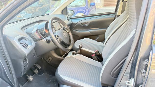 Toyota Aygo 1.0 VVT-i 72 CV 5 porte x-play LED NAVI CAR PLAY KAMER PDC BLUETOOTH CERCHI 16 - Foto 10
