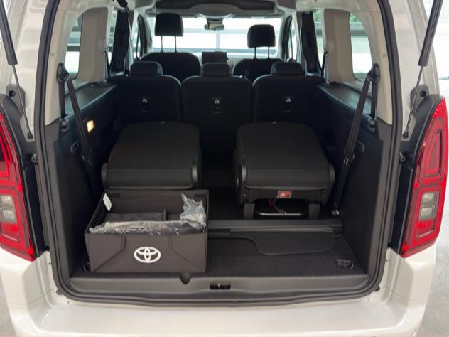 Toyota Proace City Verso 1.5D 130CV M/T L2 Executive - Foto 9