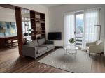 Appartamento di 140 m² con 5 locali e box auto in vendita a Como