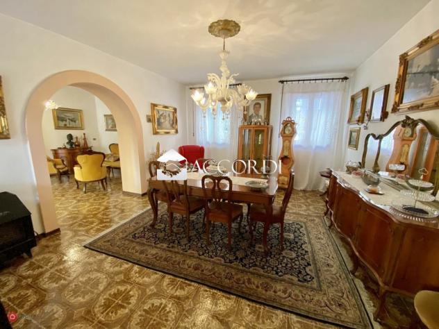 CASA INDIPENDENTE di 6 vani e di 470 mq (VITTORIO VENETO) rif. RG103_3 - Foto 5