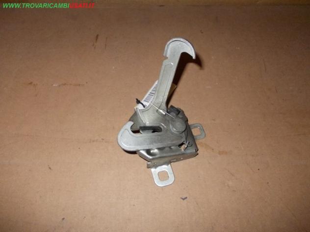 SERRATURA COFANO ANT. FIAT PUNTO (199-2Y/4C/3X)  Carrozzeria  Lamierati esterni  Cofano  Serratura cofano FIAT - GRANDE PUNTO - 01-09-2005 - 01-12-201