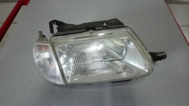 Fari anteriori Citroen Saxo del 1998 - Foto 2