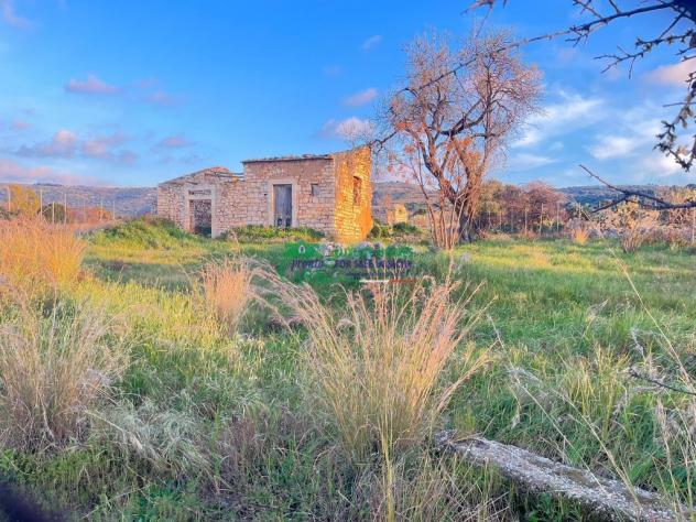 TERRENO CON ACCATASTAMENTI RURALI - Foto 4