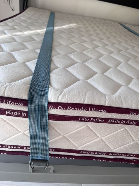 Letto matrimoniale a scomparsa con divanetto - Foto 4
