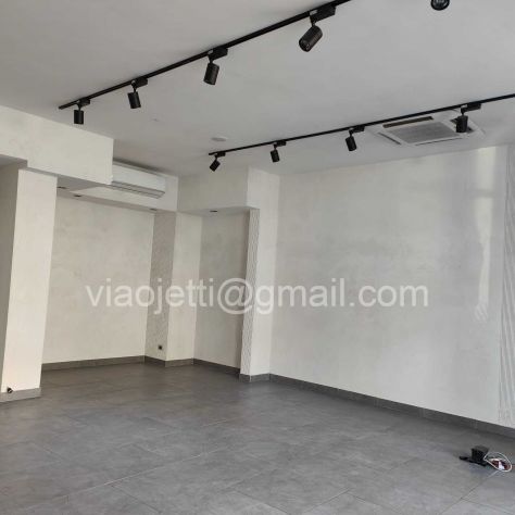 AFFITTASI Negozio di 86 mq con 2 Ampie Vetrine in Via Ugo Ojetti (Zona Talenti) - Foto 6