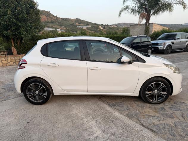Peugeot 208 1.4 HDi 68 CV 5 porte Allure - Foto 6