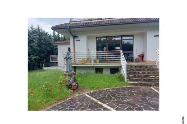 Immobile in asta di 2000 m² con più di 5 locali in vendita a Borgorose - Foto 3