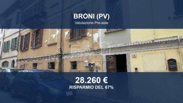 Immobile in asta di 153 m² con più di 5 locali e box auto in vendita a Broni