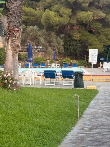 Quadrilocale con terrazzo vista mare, box auto e piscina - Foto 3
