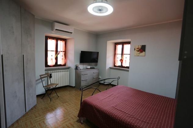 Elegante quadrilocale con box in una suggestiva località di San Giovanni Bianco - Foto 14