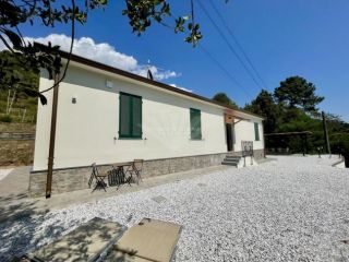 VILLA di 6 vani (PIETRASANTA - Pietrasanta ) rif. 1557/AF