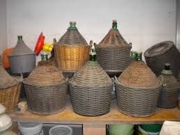 vendesi damigiane, bottiglie, bottiglioni
