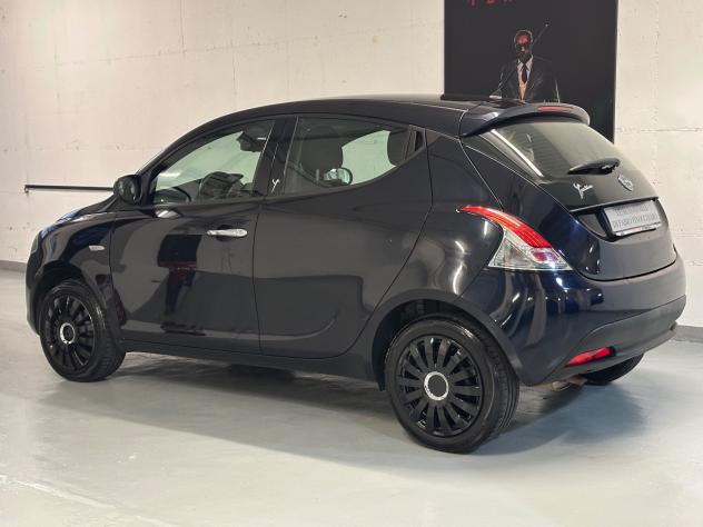 Lancia Ypsilon 1.2 69 CV 5 porte S&S Gold - Foto 2