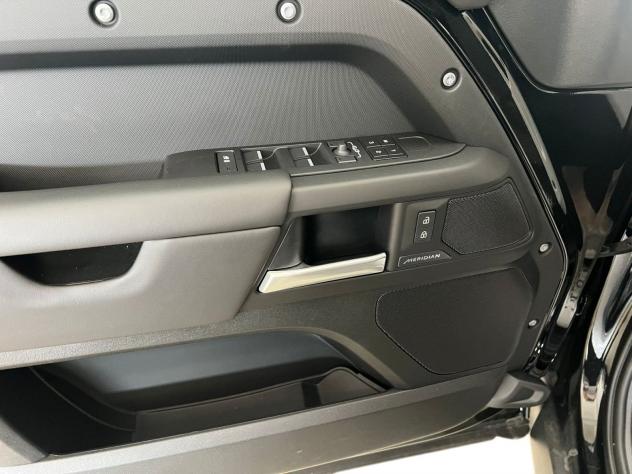 Land Rover Defender 110 3.0d i6 X-Dynamic HSE AWD 300cv *IVA, TETTO, ATPC, 22", COLORI VARI* - Foto 8