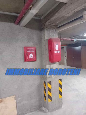 VENDESI AMPIO BOX DI MQ 34. - Foto 5