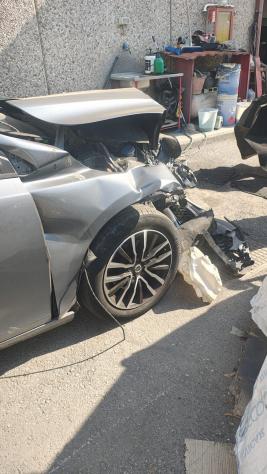 Volvo V40 D2 R-design E6 Manuale NEO 2018 Incidentata come da foto!!!! - Foto 9