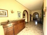 Borgo a Buggiano, elegante Viareggina, climatizzata, libera su quattro Lati.