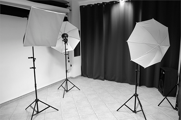 SALA FOTOGRAFICA ATTREZZATA  NOLEGGIO - Foto 3