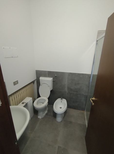 disponibili stanze singole in zona crocifisso/guizza - Foto 2