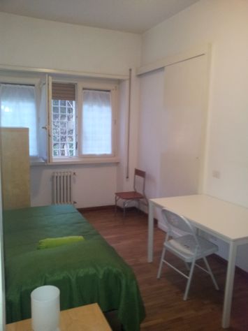 Stanze in ampio appartamento
