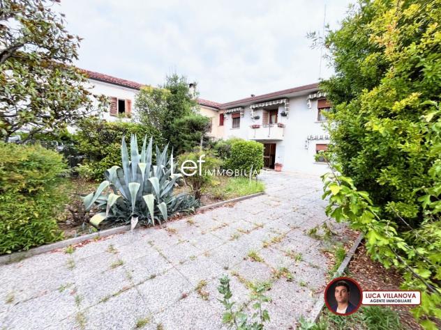 CASA SEMI INDIPENDENTE di 5 vani e di 199 mq (GODEGA DI SANT'URBANO) rif. LV99