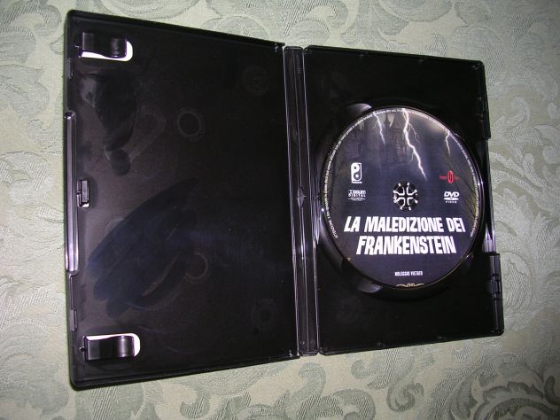 LA MALEDIZIONE DEI FRANKENSTEIN - Foto 4