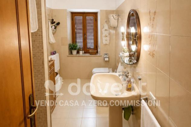 Rustico / Casale di 201 m² con più di 5 locali e box auto in vendita a Paciano - Foto 14