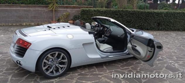 AUDI R8 Spyder 4.2 V8 FSI quattro R tronic rif. 23686020 - Foto 10