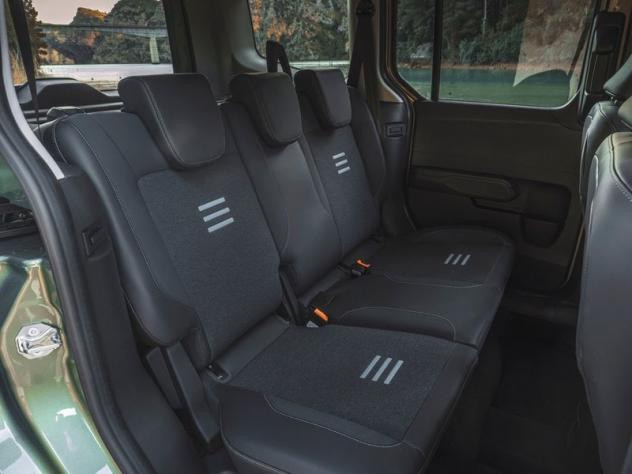 Ford Tourneo Courier Nuovo T. Courier N.VO T.COURIER V769 TOURNEO ACTIVE 2WD MT-6 1.0ECOBOOST 125CV - Foto 3