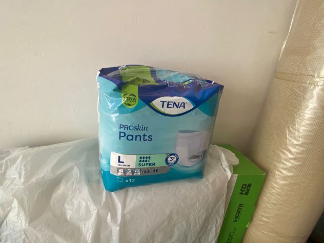 Pannoloni a mutandina Tena Pants, taglia L (12 pezzi)