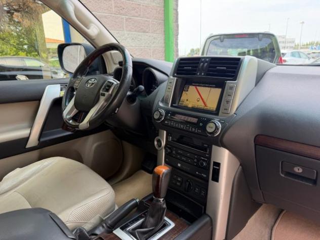 TOYOTA Land Cruiser 150 173CV 3.0 D-4D 7 POSTI INTERNI PELLE AUT. rif. 23941173 - Foto 9