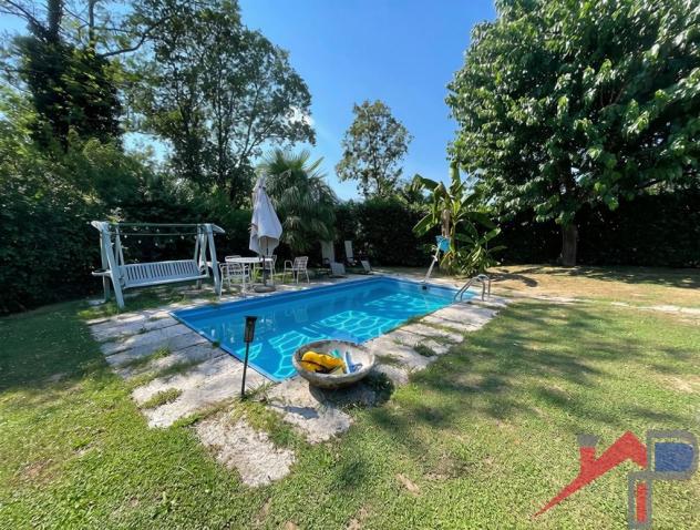 Bellissima Villa Singola Immersa nel Verde - Foto 2