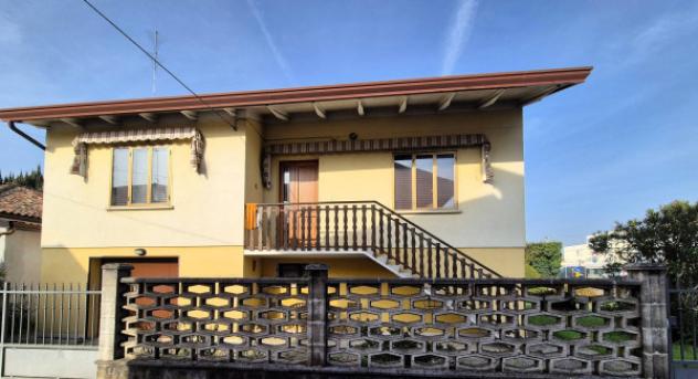 Villa di 120 m² con 3 locali e box auto in vendita a Mirano - Foto 2