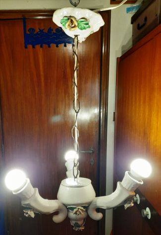 Lampadario con tre bracci in ceramica 32x58 - Foto 5