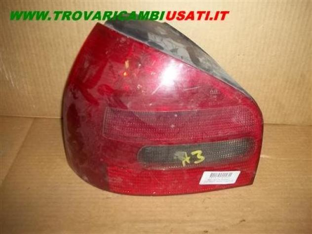FANALE POST.S. ROSSO FUME AUDI A3 (8L)  Parti elettriche  Fanaleria  Fanali  Fanale post. sx. AUDI - A3 - 01-08-1996 - 01-09-2000